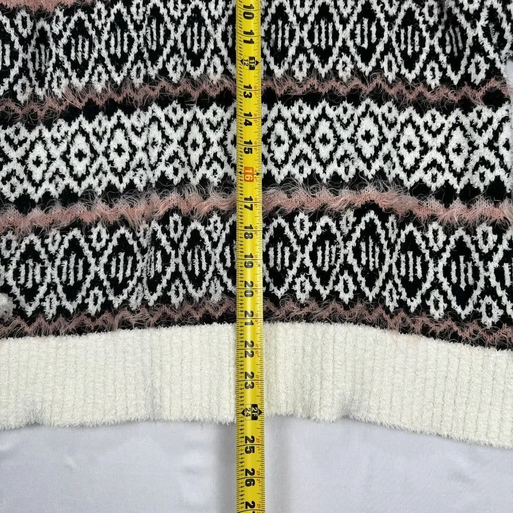 Arizona Jean Company Cozy Knit Sweater Crew Neck Size Medium Geometric Pattern